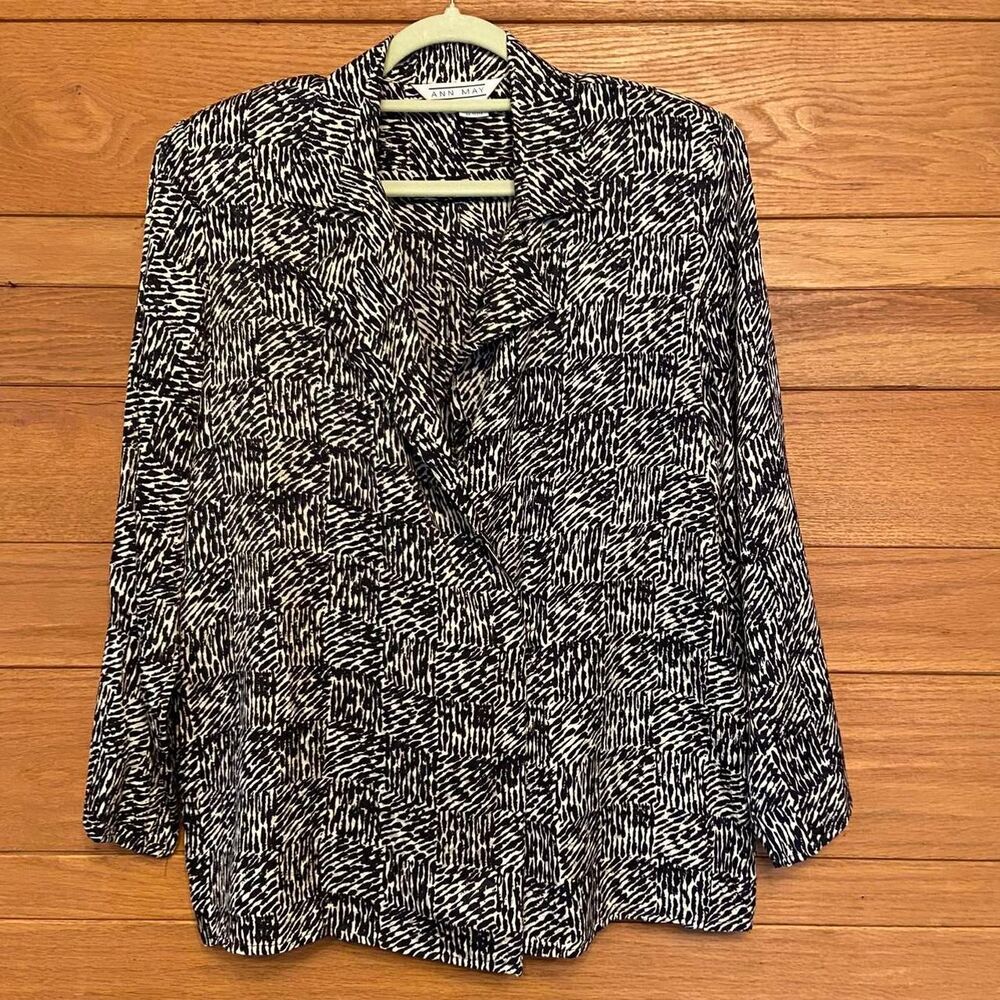 Vintage 80s Ann May silk black cream abstract print button front blouse shirt